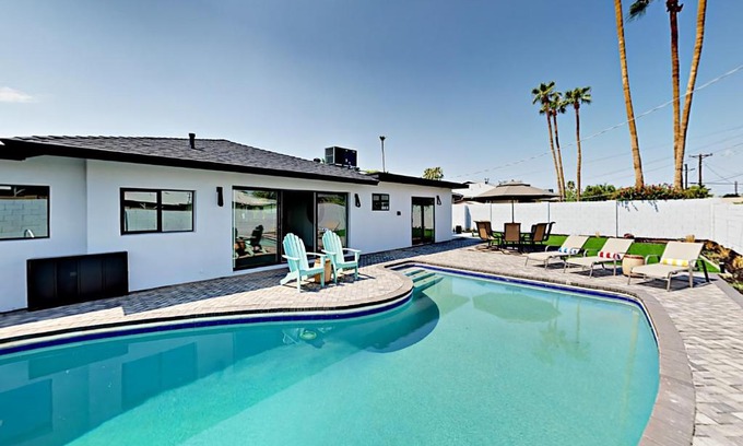 Village Grove House | Mid-Century Gem