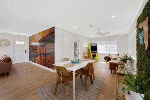 Deerfield Beach House | Mid-century Home By Pmi Unit 431