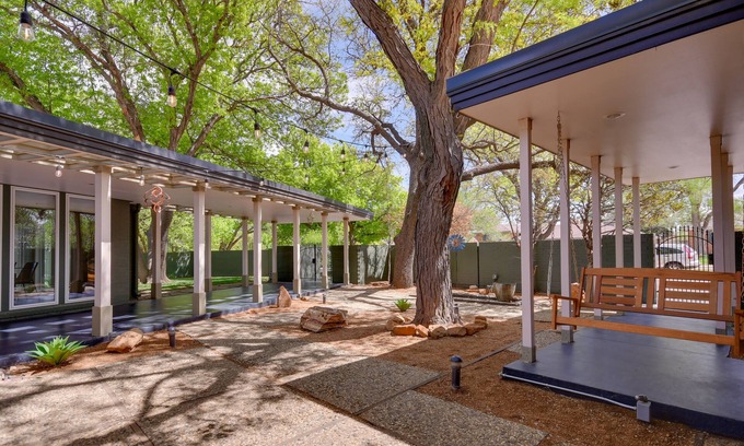 Amarillo House | Mid-Century Modern Home w/Fire Pit & Gas Grill!