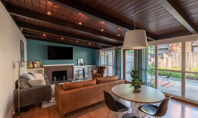 Modesto House | ★Mid-Century Modern Home - Close to Downtown★