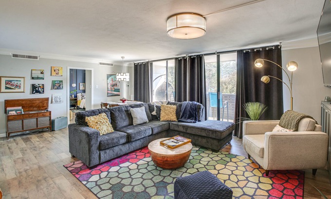 Mid America Condo | Mid-Century Modern Condo on Lake Hamilton!