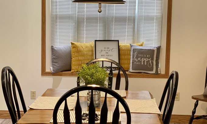 Glen Dale House | Middle Gem-Newly Renovated house with everything you will need. Prime location!