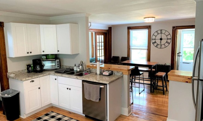 Middlebury Apartment | Middlebury Home with Sunset views!