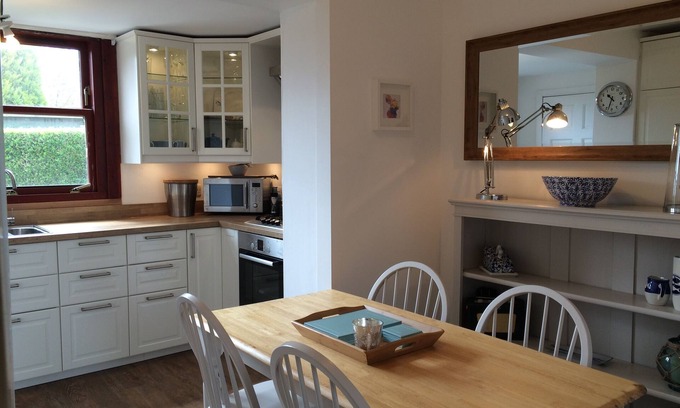 Gullane Cottage | Middleshot Cottage 2 bdrms lge garden, short walk to beach and golf nr Edinburgh