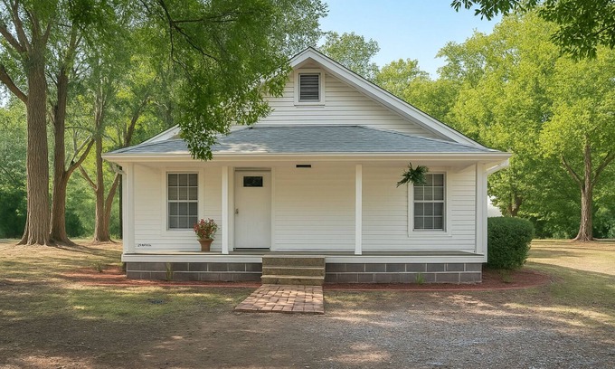 Benton House | Midtown Oasis-Near Everything