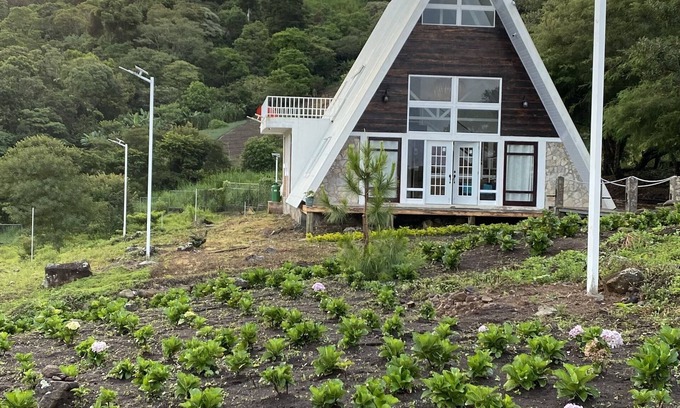 Central Nicaragua Ski Chalet | Mil flores de Palsila es una cabaña de montaña con temperaturas de 18-24 grados.