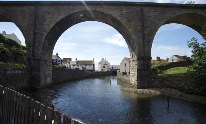 Lower Largo House | Mill Cottage, waterside, in the heart of Lower Largo & fully renovated