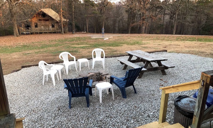 Bruno House | Millers Landing 2 - Sleeps 8. Hot Tub. 2 min to Buffalo Pt