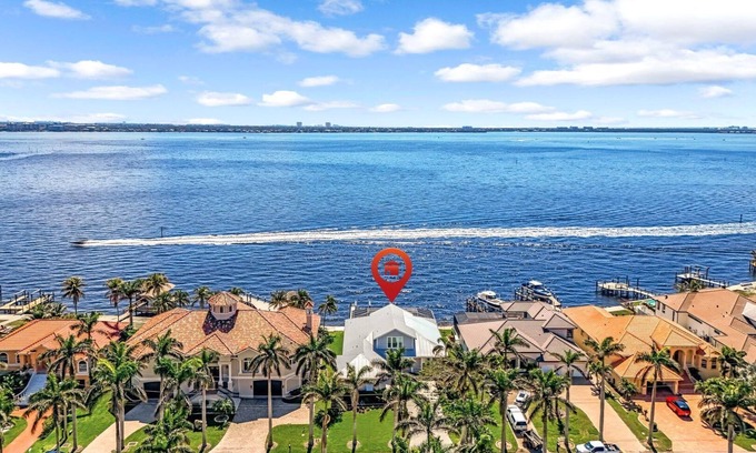 Yacht Club Villa | Million Dollar Riverfront Home in Upscale Yacht Club location