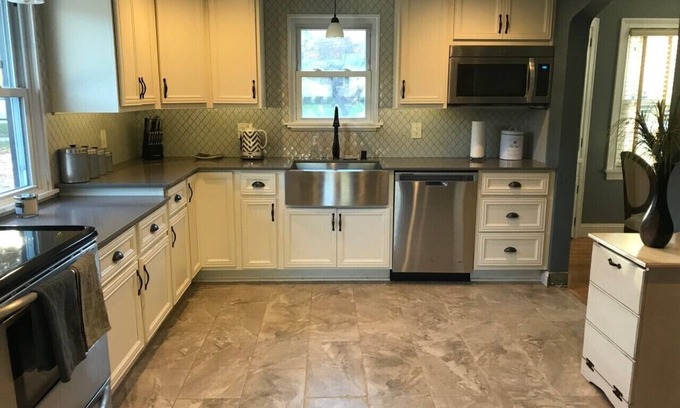 Brookfield House | Milwaukee DNC Convention Rental (7/11 - 7/18 only) - 3 Bedrooms