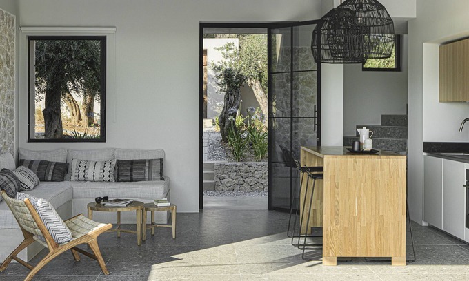 Paramonas Villa | Mimi and Coco Villa Julious