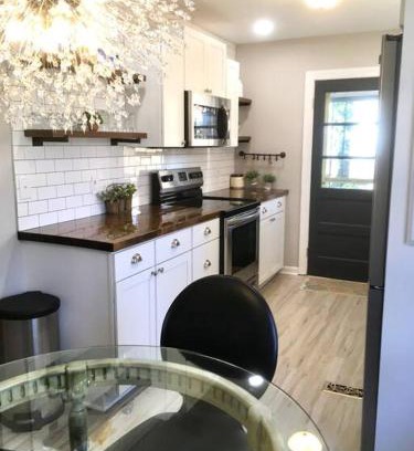 Hickory House | Mimzy's Garden Retreat - Peaceful & Private