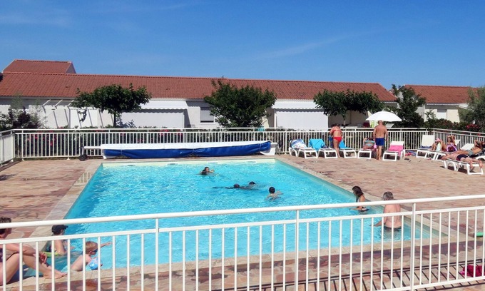 Prunete Villa | Mini Villa 3 * in Mediterranean style 100 m from the sea, heated pool