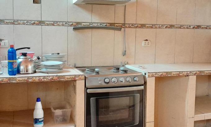 Piura House | Minidepartamento para señoritas con cocina, lavandería, baño con terma. Y cuarto independiente