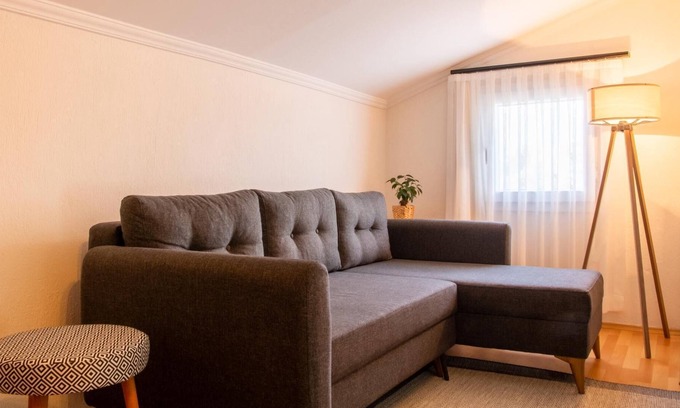 Urla Apartment | Minimalist and Rooftop Flat with Terrace in Izmir