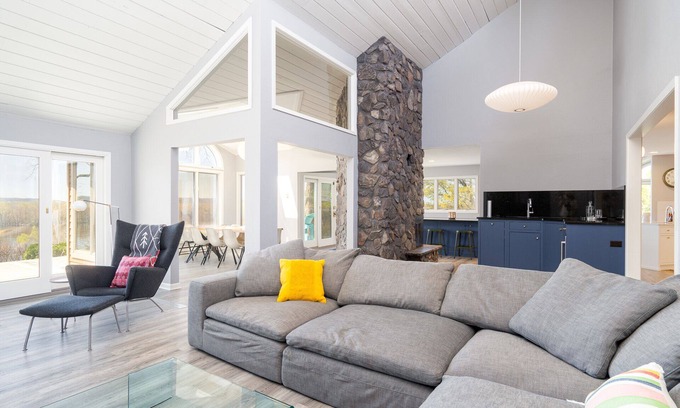 Hager City House | MINNeSTAY* Maple Lake Chalet |
