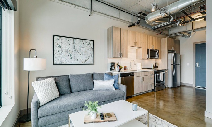 Warehouse District Apartment | MINNeSTAY* Sable 802 Alcove
