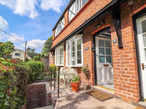 Malpas House | Minnow Cottage
