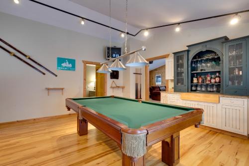 Minocqua House | Minocqua Lakefront Cabin with Deck