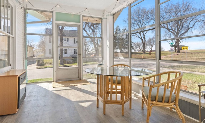 Sioux Falls House | Mint House at Japanese Gardens