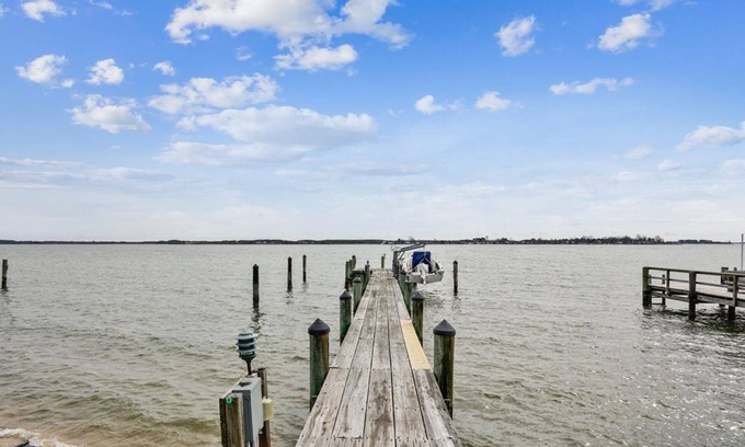 Unionville House | Minutes from Downtown Easton and St. Michaels | Private Dock | Kayak | Pet Frien