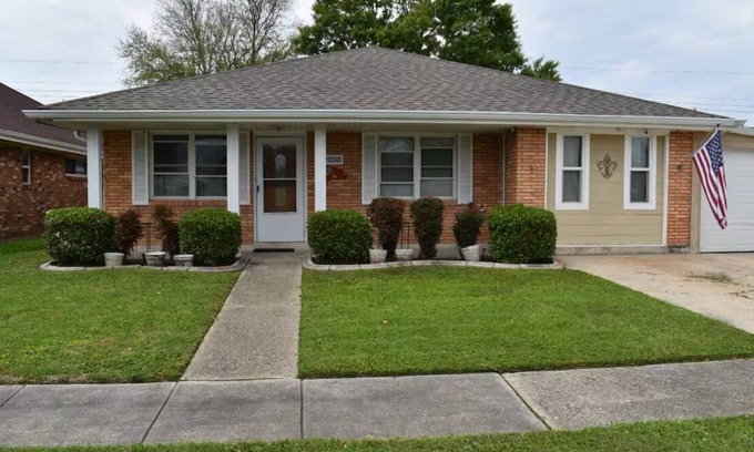 Chalmette House | Minutes from New Orleans French Quarter and Bourbon St. 3-Bdrm house; AC, WiFi