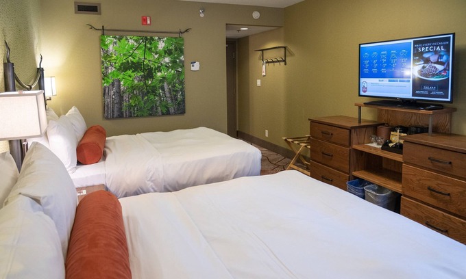 Banff Apartment | Minutes to Downtown with onsite Spa & Restaurant