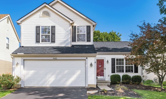 Polaris House | Minutes to Polaris Mall, Cozy 3bd Home, Large Backyard w/Games