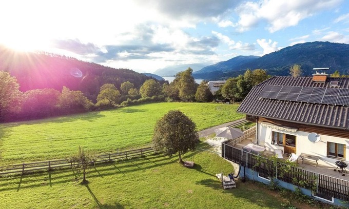 Ferndorf House | Mirnock Ahoi - Ferienhaus, Dusche und Bad, WC, 3 Schlafräume