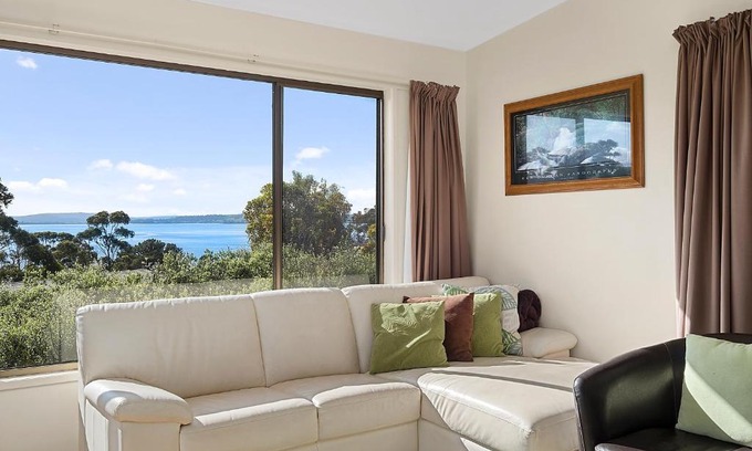 Blackmans Bay House | Mirramar House