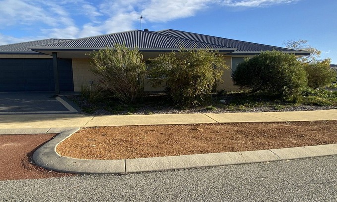 Jurien Bay House | Miss Boronia is a modern style home