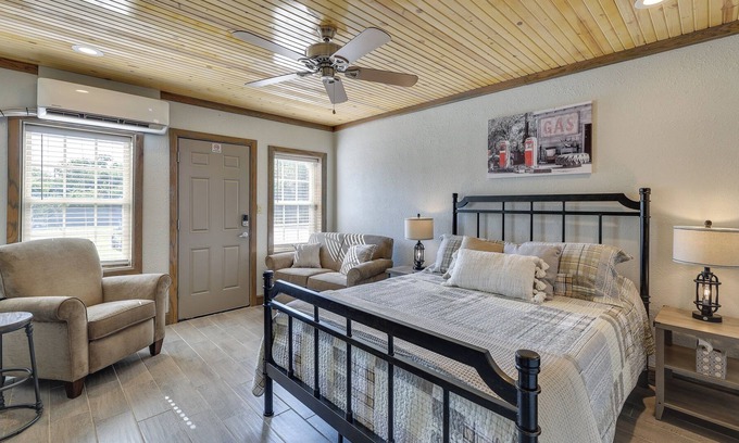Neosho Apartment | Missouri Vacation Rental Retreat: Walkable Area!