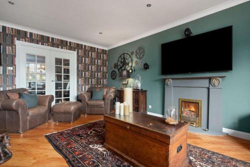 Rosewell House | Mistwood Manor