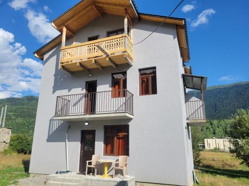 Bagvdanari House | Misty Mountains