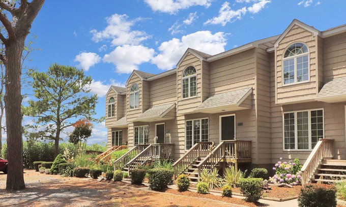 Chincoteague House | Misty's Thicket - Water access; Screened porches!