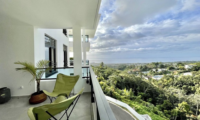Faaa Condo | Mititai condo, sea view & pool, the quiet place near the airport
