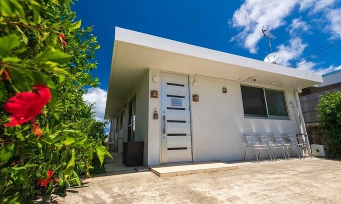 Miyakojima Villa | Miyakojima "White Shisa" Private Villa | 5 min from the beach and city center!