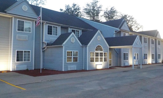 Marienville Hotel | MJ INN and SUITES