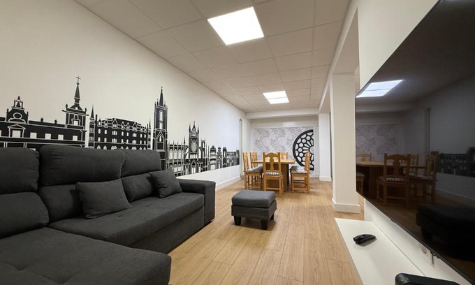 Leon House | Mk77 House