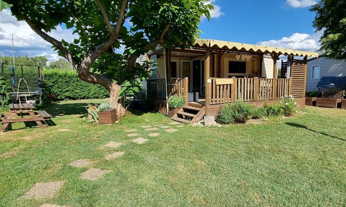 Saint-Maurice-de-Gourdans House | Mobile Home Pour 4 Tout Confort 29m² en Bord de Rivière D'ain - Terrasse Abritée