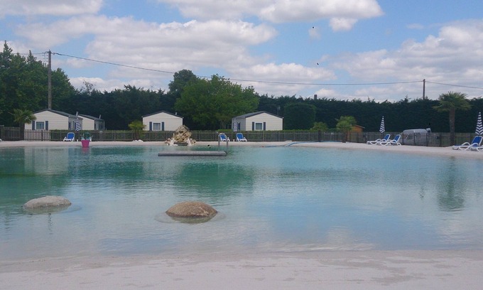 Allonnes House | Mobil home 4 pers, on camping 4 stars, with lagoon, 7 km from Saumur.