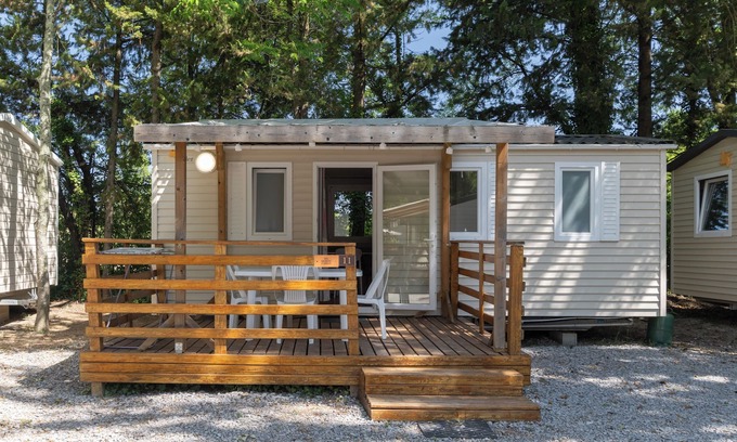 Lavilledieu House | Mobile Home 'A - 1-4 Pers' with Shared Pool, Private Terrace and Shared Garden