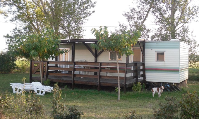 Carlipa House | Mobile home at the farm with pool, sleeps 4 to 6, diverse activities