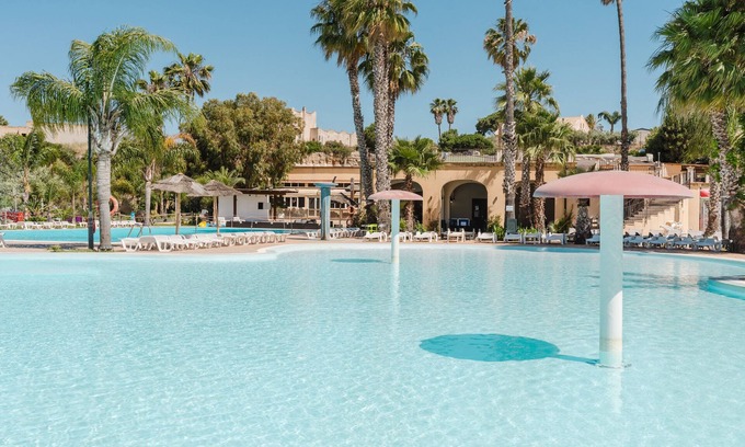 Mazara del Vallo House | Mobile Home 'Deluxe Large' with Shared Pool, Wi-Fi and Air Conditioning