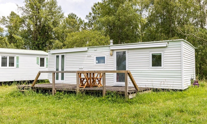 Queyrac RV Rental | Mobile Home for 3 People at Lake Isachris – Hiking and Relaxation in the Médoc