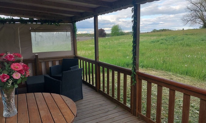 Negrondes House | Mobile home in the countryside. Nature getaway in the heart of Périgord Vert!