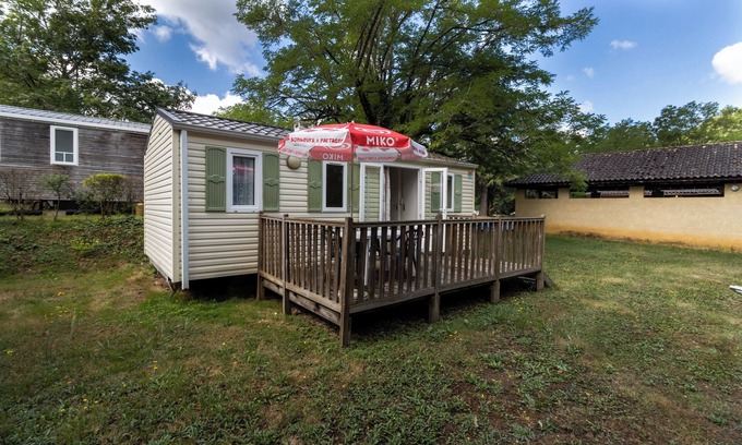 Saint-Pompont House | Mobile Home 'Le Noyer' with Shared Pool, Private Terrace and Private Garden
