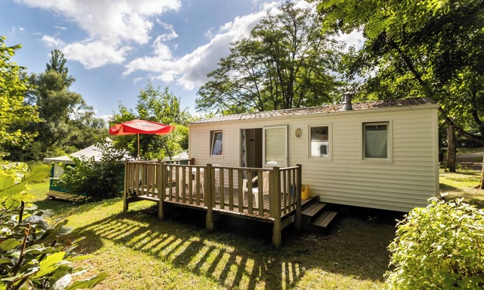 Saint-Pompont House | Mobile Home 'Le Tilleul' with Shared Pool, Private Terrace and Private Garden