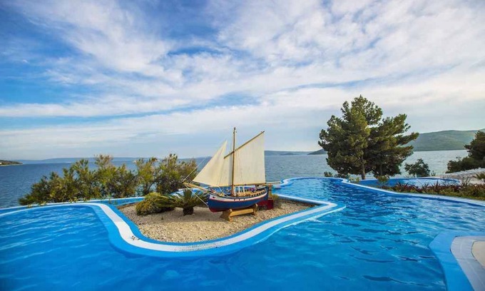 Seget Vranjica House | Mobilehome with air conditioning and pool