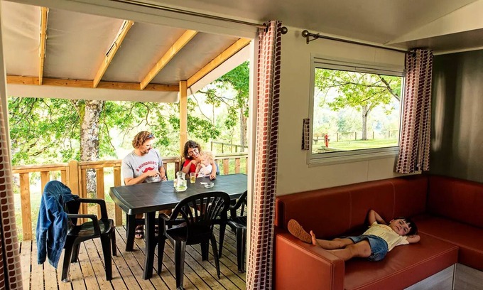 Lissac-sur-Couze House | Mobilheim Comfort PMR 29m2 (2Schlafzimmer) + LV + TV + halb überdachte Terrasse 6m2 4 Personen. 6 Personen